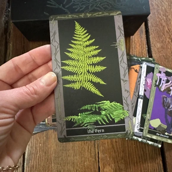 Glowwood Oracle Set Complete- Like New - Picture 7 of 7